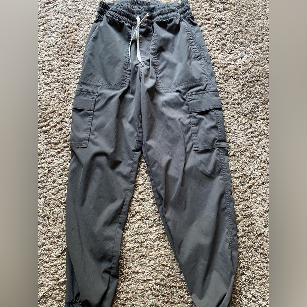 Vuori womens Cargo Jogger Pants in Dark Gray